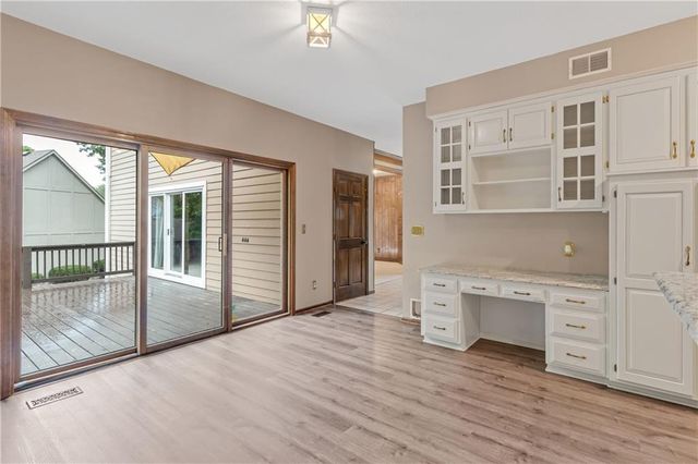 8523 Gillette Street, Lenexa, KS 66215