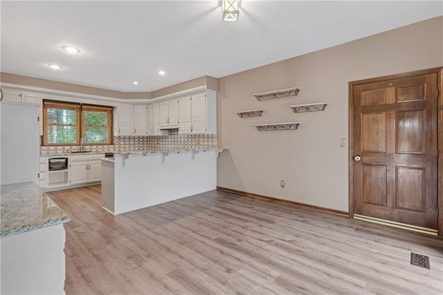 8523 Gillette Street, Lenexa, KS 66215