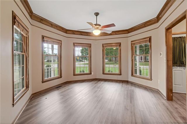 8523 Gillette Street, Lenexa, KS 66215