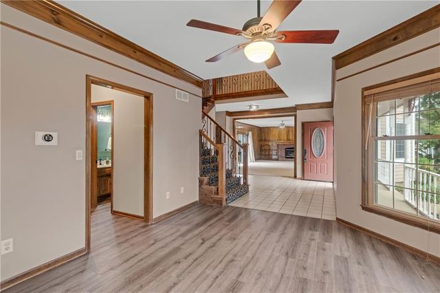 8523 Gillette Street, Lenexa, KS 66215