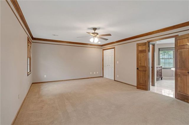 8523 Gillette Street, Lenexa, KS 66215