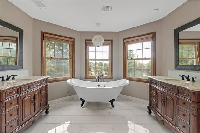 8523 Gillette Street, Lenexa, KS 66215