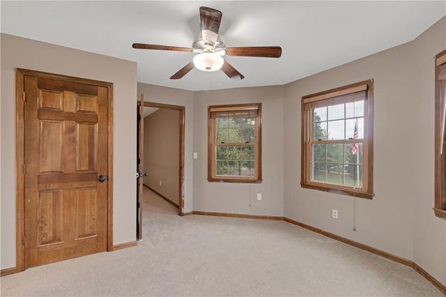 8523 Gillette Street, Lenexa, KS 66215