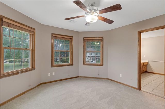 8523 Gillette Street, Lenexa, KS 66215