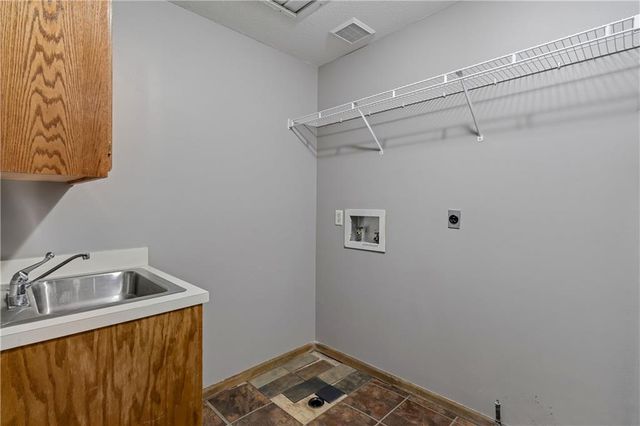 8523 Gillette Street, Lenexa, KS 66215
