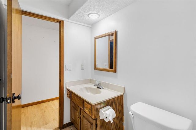 8523 Gillette Street, Lenexa, KS 66215