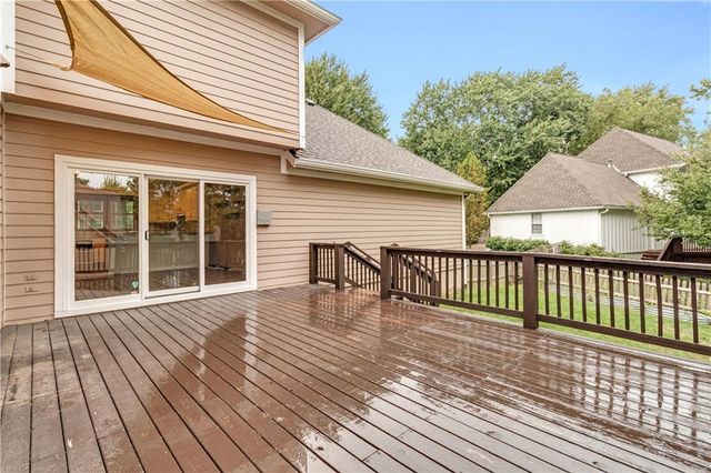 8523 Gillette Street, Lenexa, KS 66215