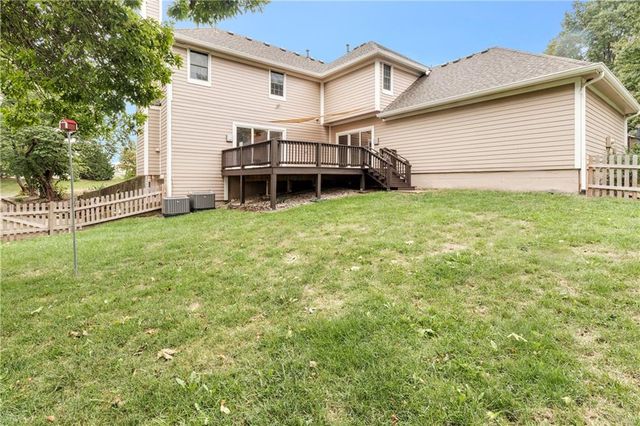 8523 Gillette Street, Lenexa, KS 66215