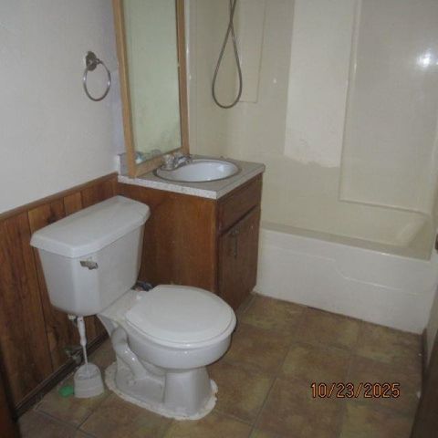 112 Ross, Walters, OK 73572