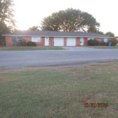 112 Ross, Walters, OK 73572