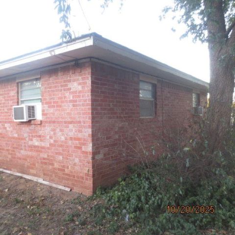 112 Ross, Walters, OK 73572