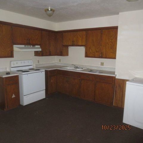 112 Ross, Walters, OK 73572