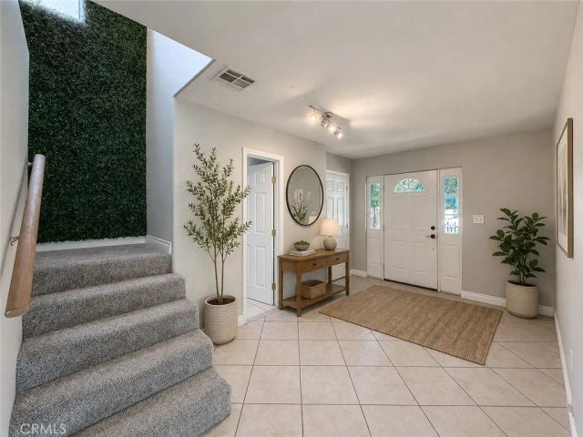 58 Charles Street, Moorpark, CA 93021