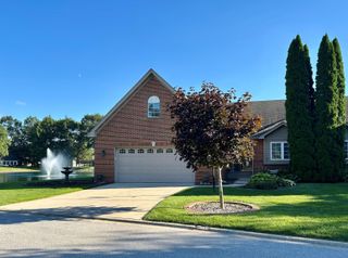 6897 Avocet Circle, Hobart, IN 46342