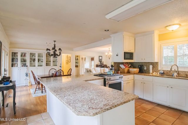 4142 Woodvale Street, Jackson, MS 39211