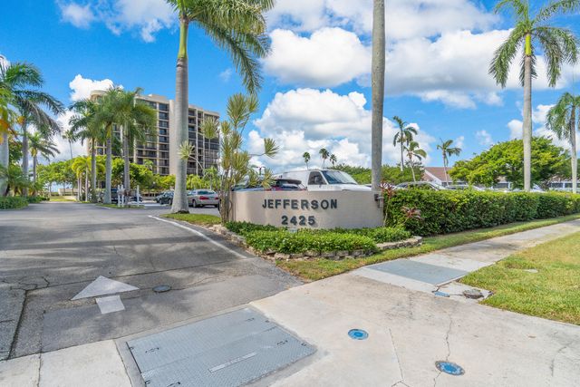 2425 PRESIDENTIAL Way 304, West Palm Beach, FL 33401