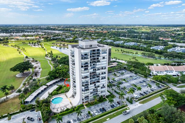 2425 PRESIDENTIAL Way 304, West Palm Beach, FL 33401