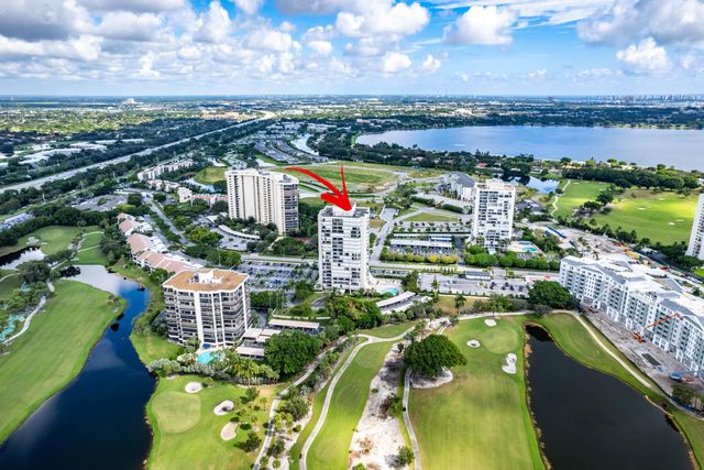 2425 PRESIDENTIAL Way 304, West Palm Beach, FL 33401