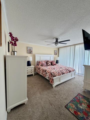 2425 PRESIDENTIAL Way 304, West Palm Beach, FL 33401