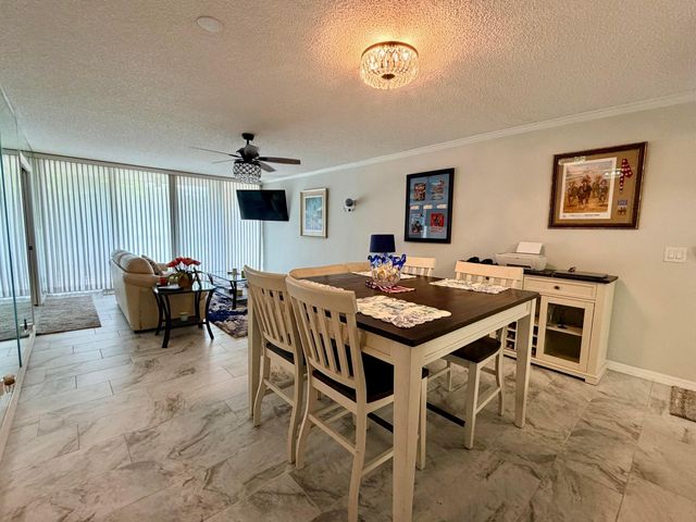 2425 PRESIDENTIAL Way 304, West Palm Beach, FL 33401