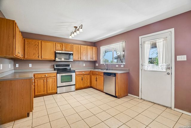 16406 Clydesdale Run, Selma, TX 78154