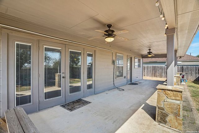16406 Clydesdale Run, Selma, TX 78154