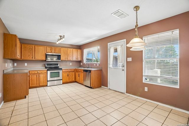 16406 Clydesdale Run, Selma, TX 78154