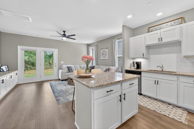 140 Grayson Cir, Chapel Hill, TN 37034