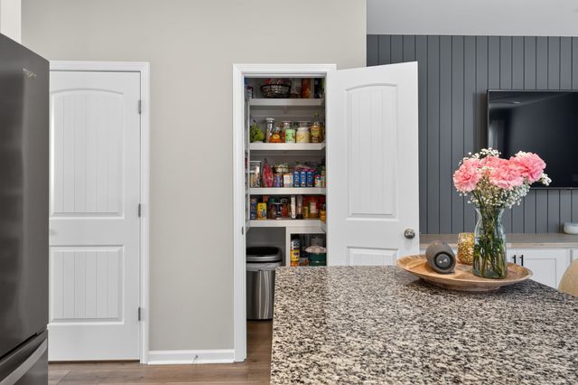 140 Grayson Cir, Chapel Hill, TN 37034