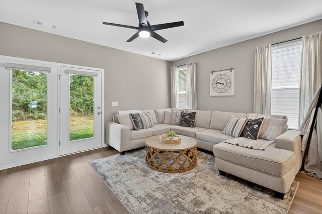 140 Grayson Cir, Chapel Hill, TN 37034