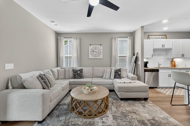 140 Grayson Cir, Chapel Hill, TN 37034