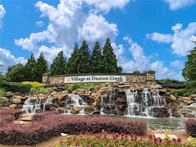 5916 Chimney Rock Drive, Hoschton, GA 30548