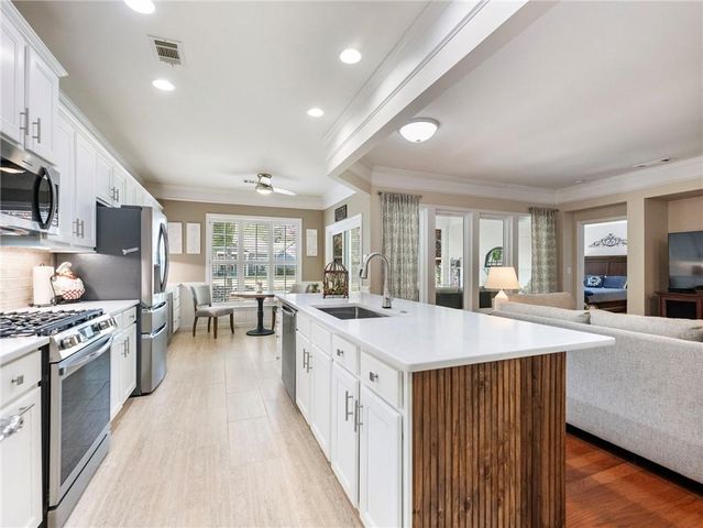 5916 Chimney Rock Drive, Hoschton, GA 30548