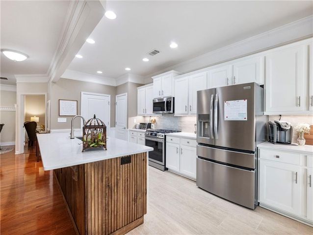 5916 Chimney Rock Drive, Hoschton, GA 30548