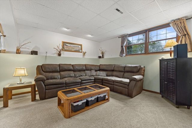 1254 Market PLACE, Waukesha, WI 53189