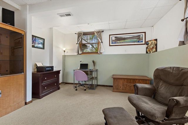 1254 Market PLACE, Waukesha, WI 53189