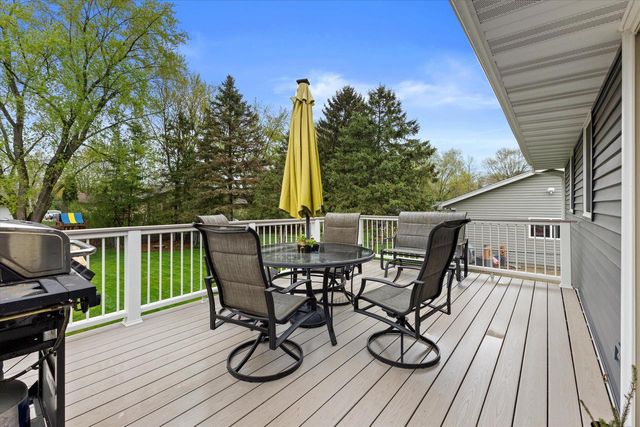 1254 Market PLACE, Waukesha, WI 53189