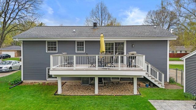 1254 Market PLACE, Waukesha, WI 53189