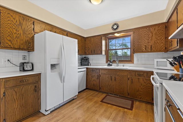 1254 Market PLACE, Waukesha, WI 53189