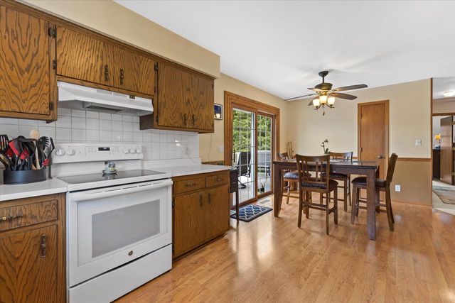 1254 Market PLACE, Waukesha, WI 53189