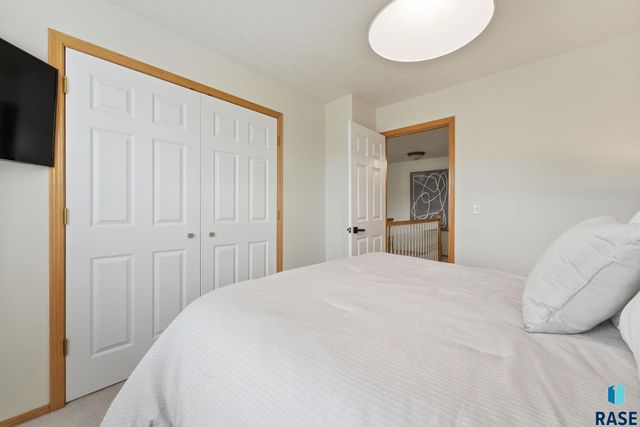 5518 Sandra Dr Drive, Sioux Falls, SD 57108