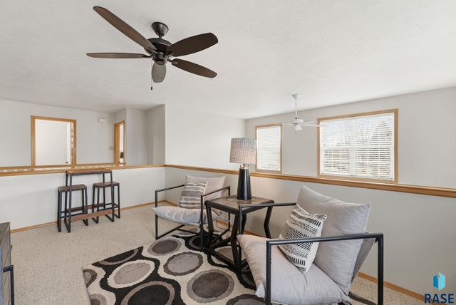 5518 Sandra Dr Drive, Sioux Falls, SD 57108