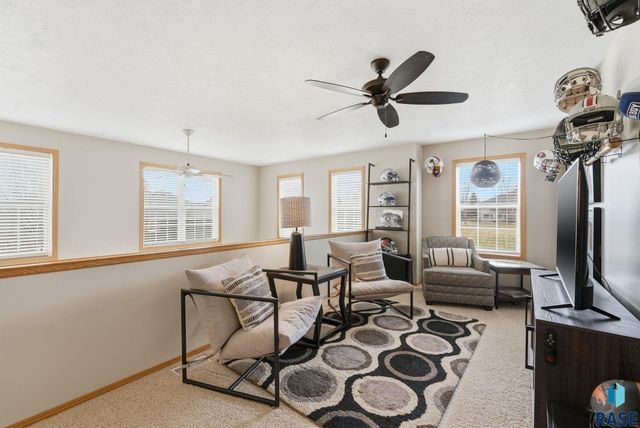 5518 Sandra Dr Drive, Sioux Falls, SD 57108