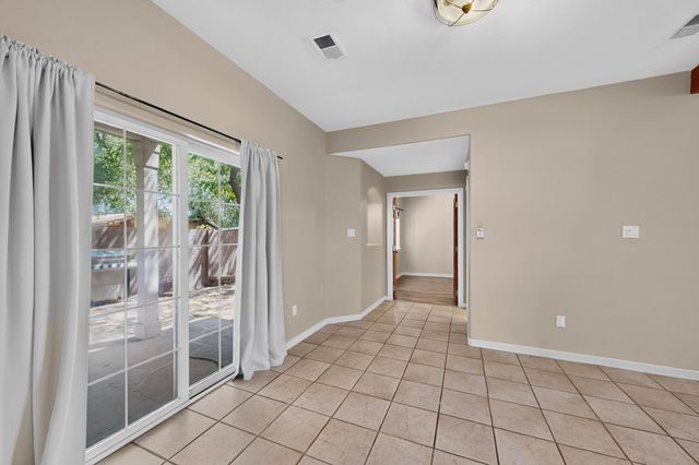 1531 Phoenix Avenue NW, Albuquerque, NM 87107