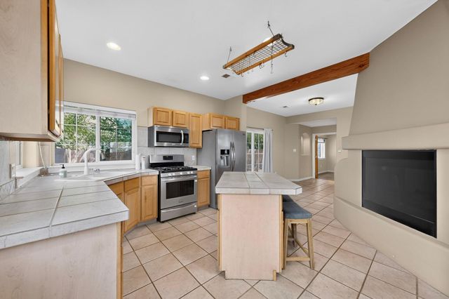 1531 Phoenix Avenue NW, Albuquerque, NM 87107