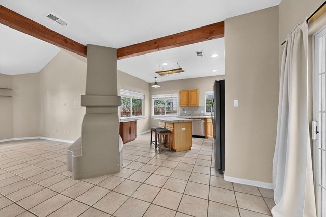 1531 Phoenix Avenue NW, Albuquerque, NM 87107