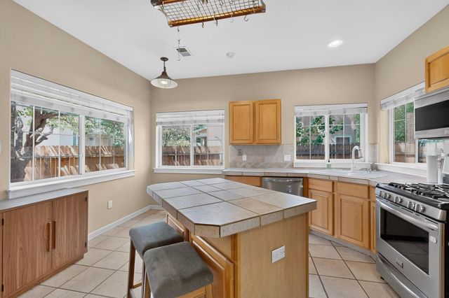1531 Phoenix Avenue NW, Albuquerque, NM 87107