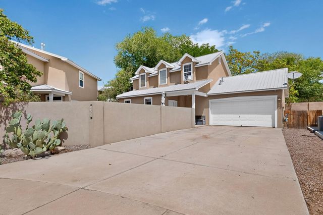 1531 Phoenix Avenue NW, Albuquerque, NM 87107