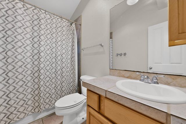 1531 Phoenix Avenue NW, Albuquerque, NM 87107