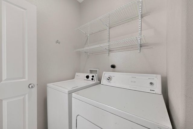 1531 Phoenix Avenue NW, Albuquerque, NM 87107